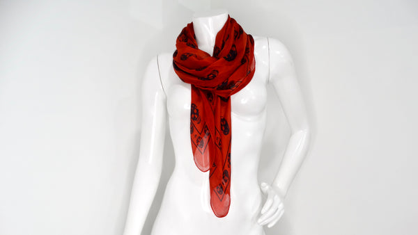 お見舞い Alexander McQueen Iconic Red Skull Print Silk Scarf 小物