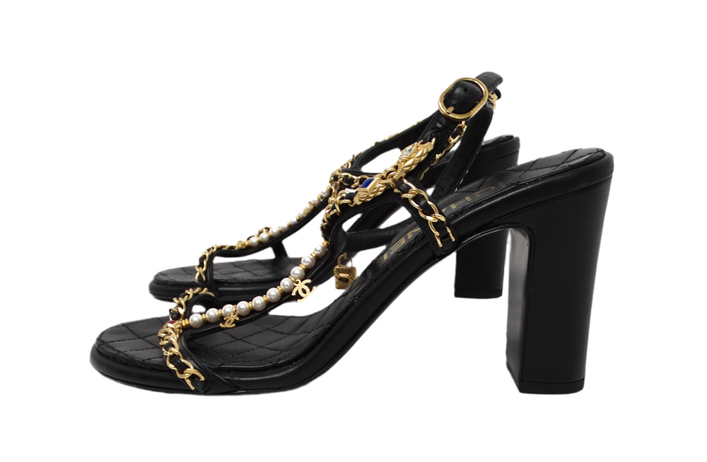 Chanel Black Quilted Lambskin Leather Chain T-Strap Charm Sandals 2022