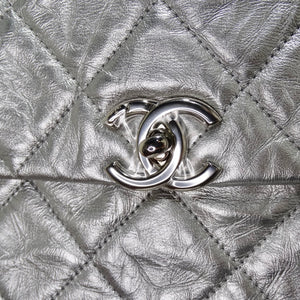 Chanel Large Tote Bag with Logo  singulié