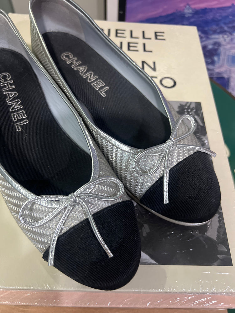 Chanel Silver Metallic PVC Woven Grosgrain Black Cap Toe Ballet Flats