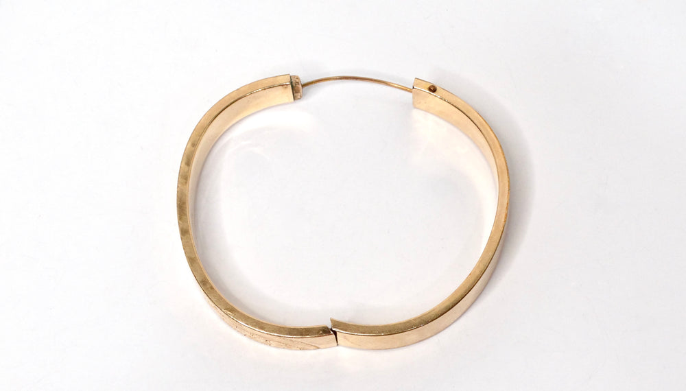 1940s Floral Print Engraved MS & S 14k Gold Shell Bangle