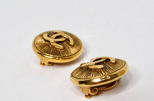 Vintage Chanel Gold Tone Etched Interlocking CC Logo Clip-On Earrings