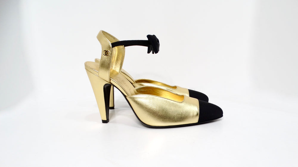 Chanel Gold Metallic Laminated Lambskin Grosgrain Slingback Pumps With Bows