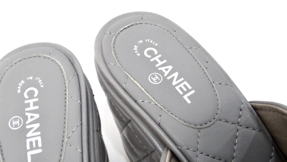 Chanel 2016 Grey Quilted Lambskin Interlocking CC Logo Mule Wedge Slides