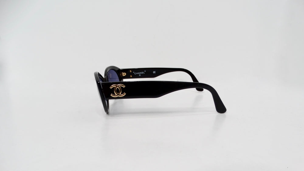 Chanel Interlocking CC Black Oval Frame Purple Tinted Sunglasses circa 1990s