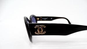 Chanel Interlocking CC Black Oval Frame Purple Tinted Sunglasses circa 1990s