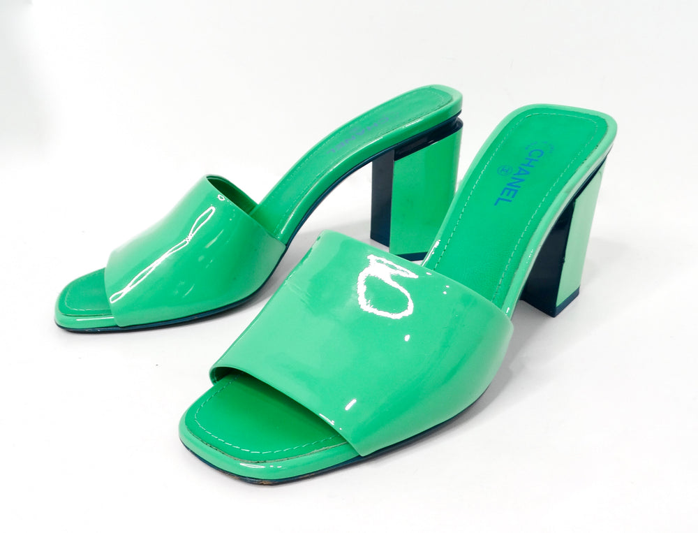 Chanel Green Patent Leather Interlocking CC Sandals 2022