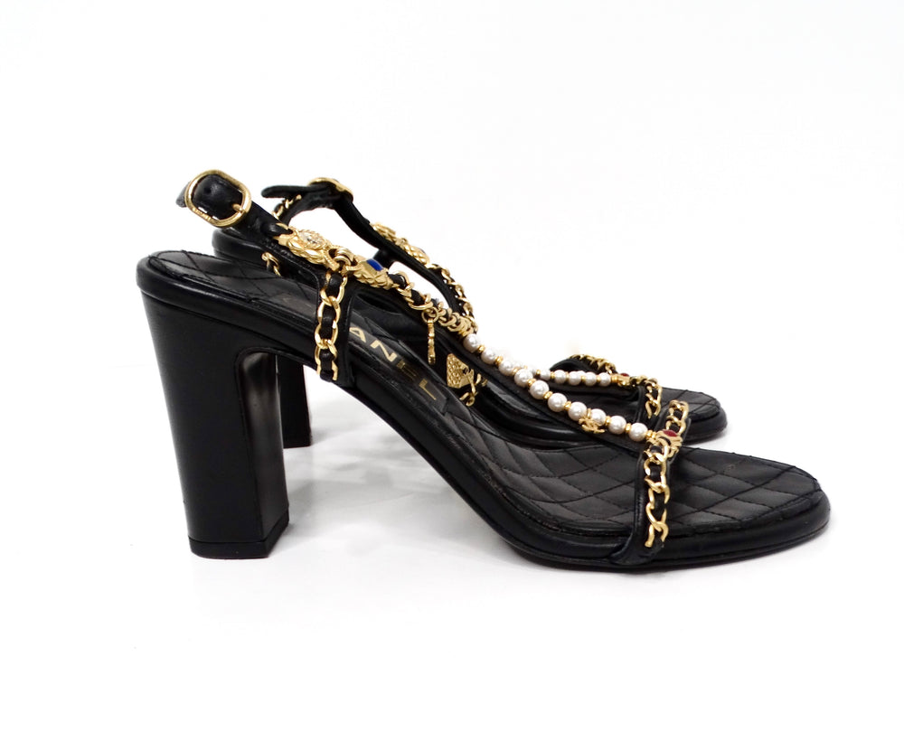 Chanel Black Quilted Lambskin Leather Chain T-Strap Charm Sandals 2022