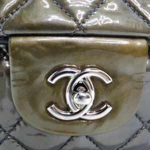 Chanel 2008-2009 Metallic Patent Quilted Jumbo Single Flap Green