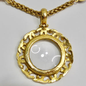 Chanel 1995 Gold Tone Gripoix Glass Pendant Necklace