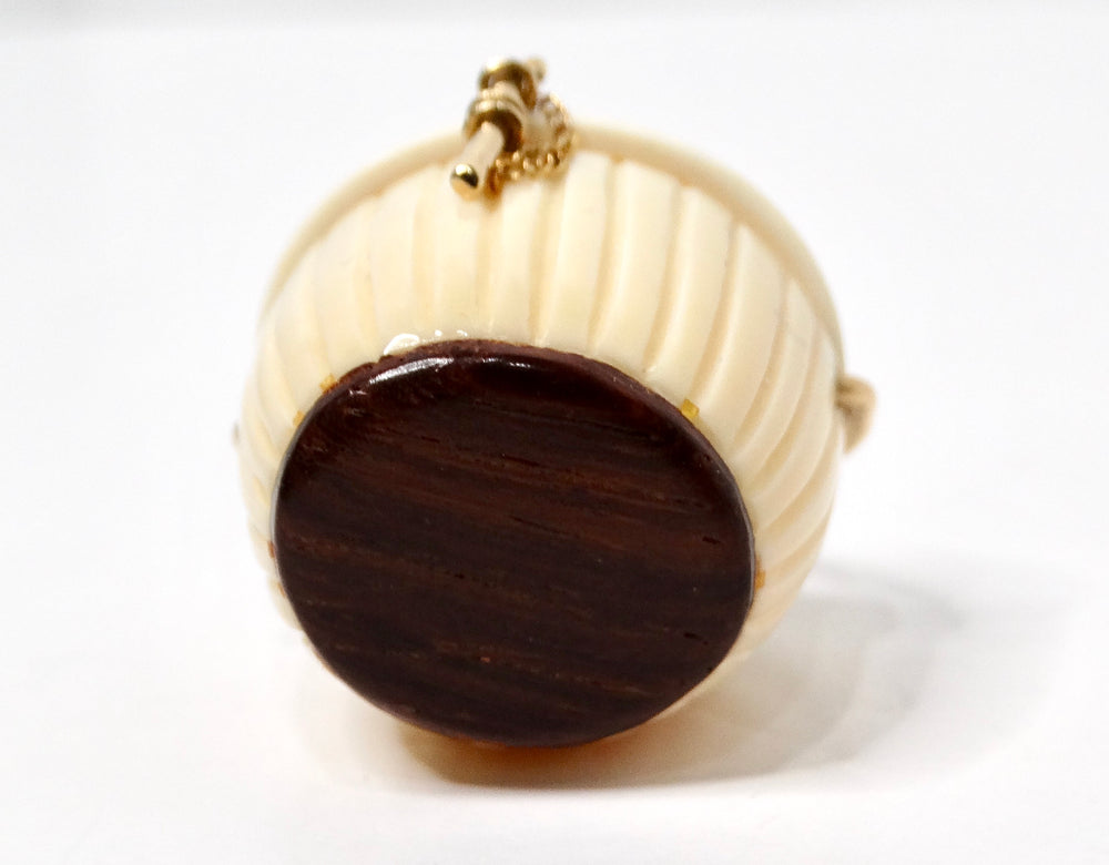 14k Gold Handmade Carved Nantucket Basket Shell Pendant 1970s
