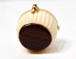 14k Gold Handmade Carved Nantucket Basket Shell Pendant 1970s
