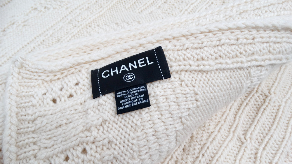 Chanel Cream Knit Cashmere Interlocking CC Logo Sock Slippers & Blanket Set