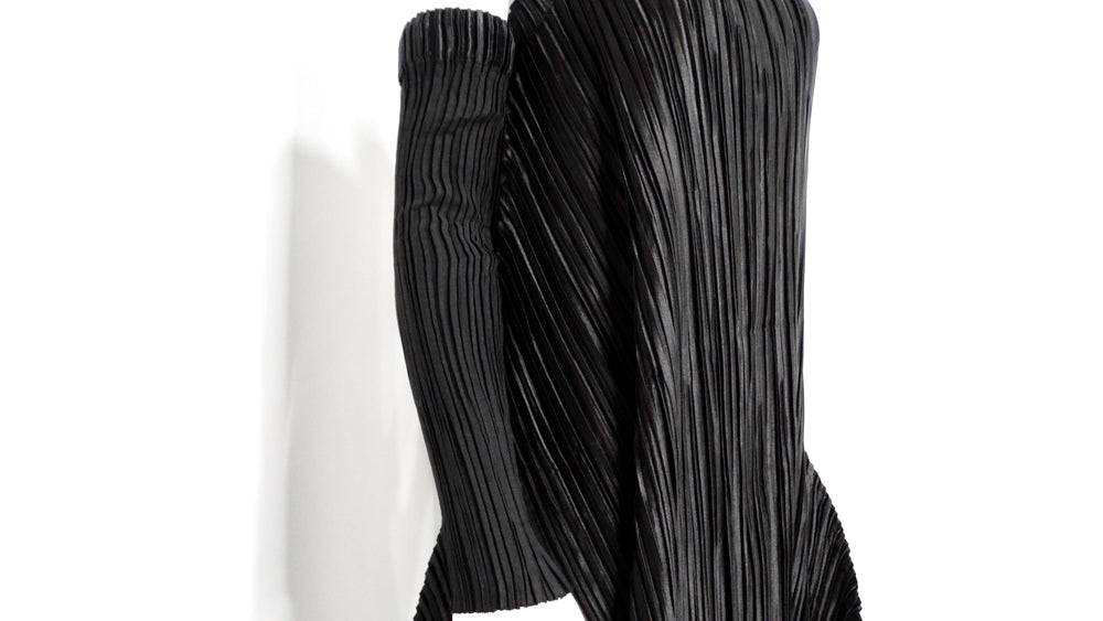 Mashiah Arrive 2000s Black Pleated Maxi Dress With Arm Sleeves