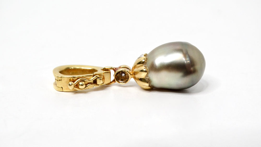 1960s Art Deco Style Tahitian Pearl 18k Solid Yellow Gold Pendant With Diamonds