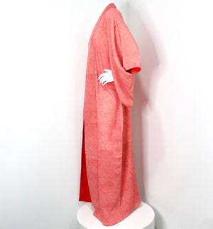 Handmade Japanese Traditional Pink Shibori Print Kimono circa 1950s