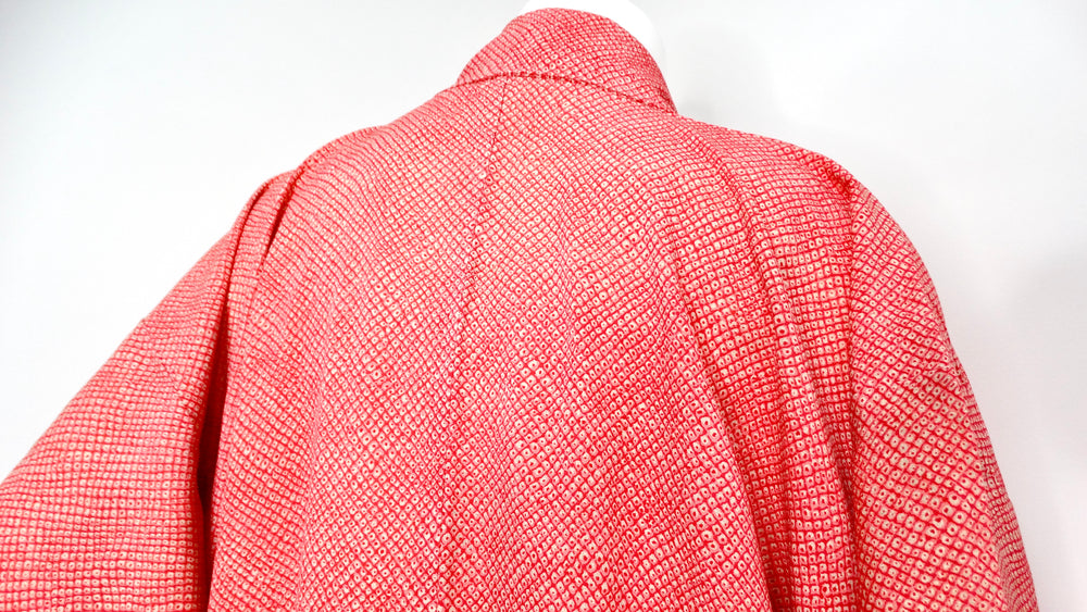 Handmade Japanese Traditional Pink Shibori Print Kimono circa 1950s