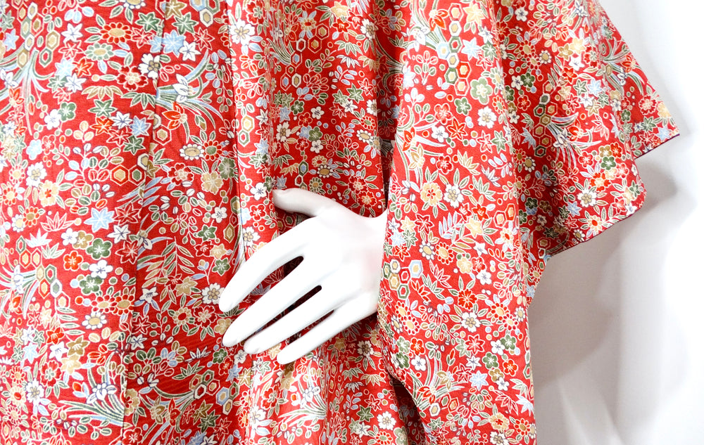 Handmade Japanse Red Floral Print Silk Kimono circa 1950s