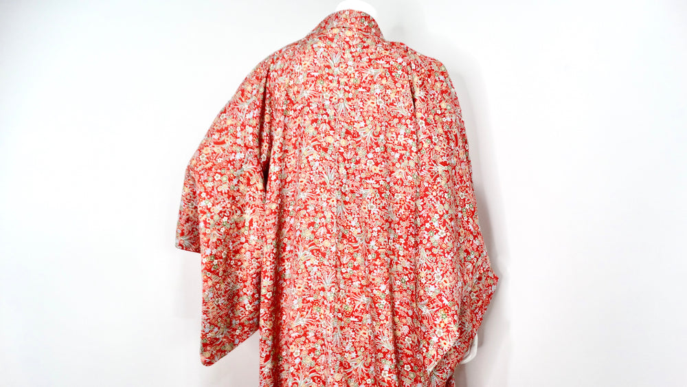 Handmade Japanse Red Floral Print Silk Kimono circa 1950s