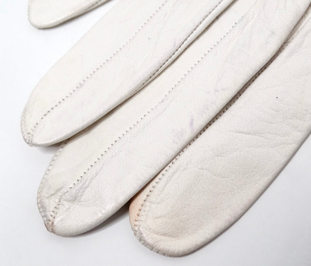 Chanel White Leather Bow Detailed Gloves circa 1990s