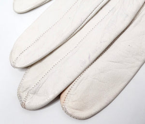Chanel White Leather Bow Detailed Gloves circa 1990s
