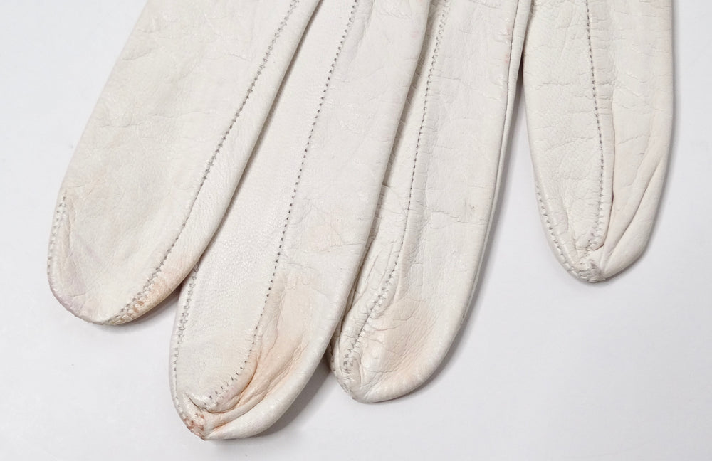 Chanel White Leather Bow Detailed Gloves circa 1990s