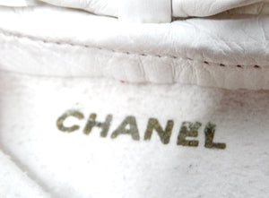 Chanel White Leather Bow Detailed Gloves circa 1990s