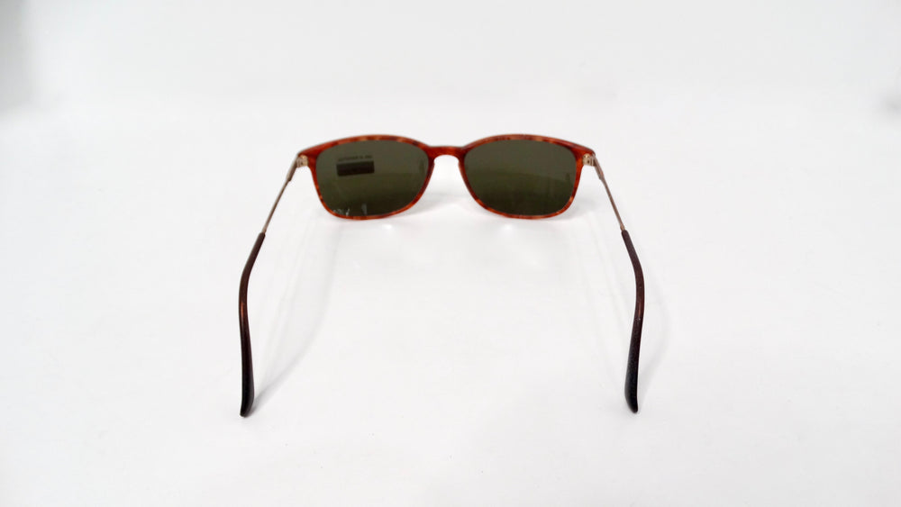 1990s Giorgio Armani Red Tortoise Wayfarer Gold-Tone Metal Sunglasses