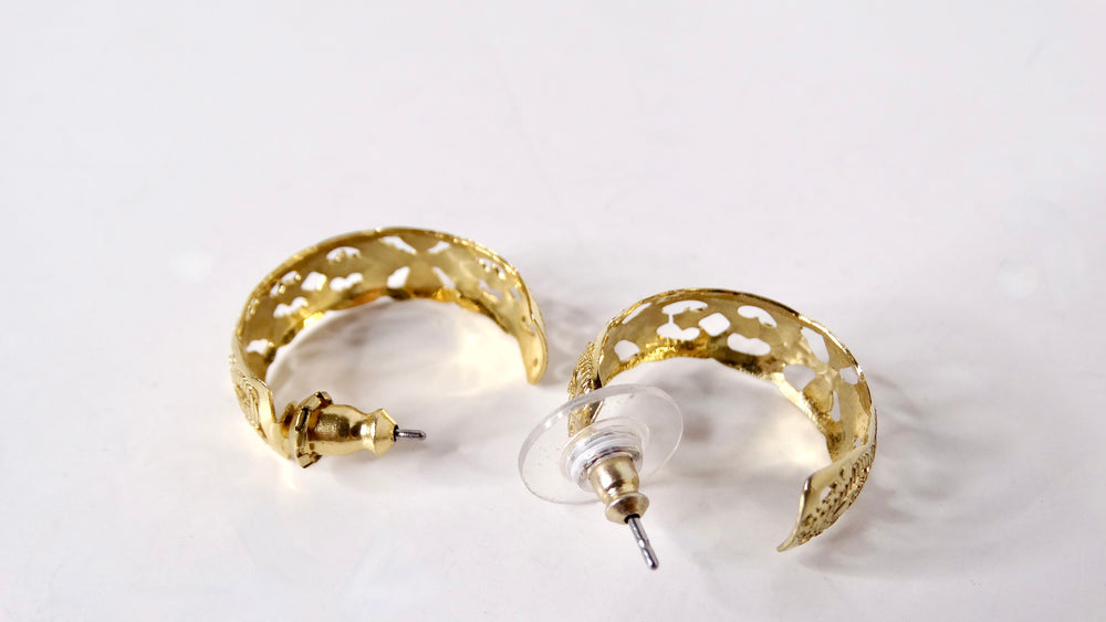 1990s 14k Gold Plated Anuhea Style Heart Etched Hoop Earrings