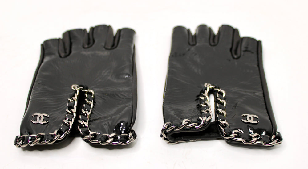 chanel handschuhe Black Patent Leather Fingerless Gloves With Silver-Tone Chain-L – Vintage by Misty rotary gear contrasted with deep brown Zustand:Neuwertig Elektrische Muttermilch Kühler: Unbegrenzte