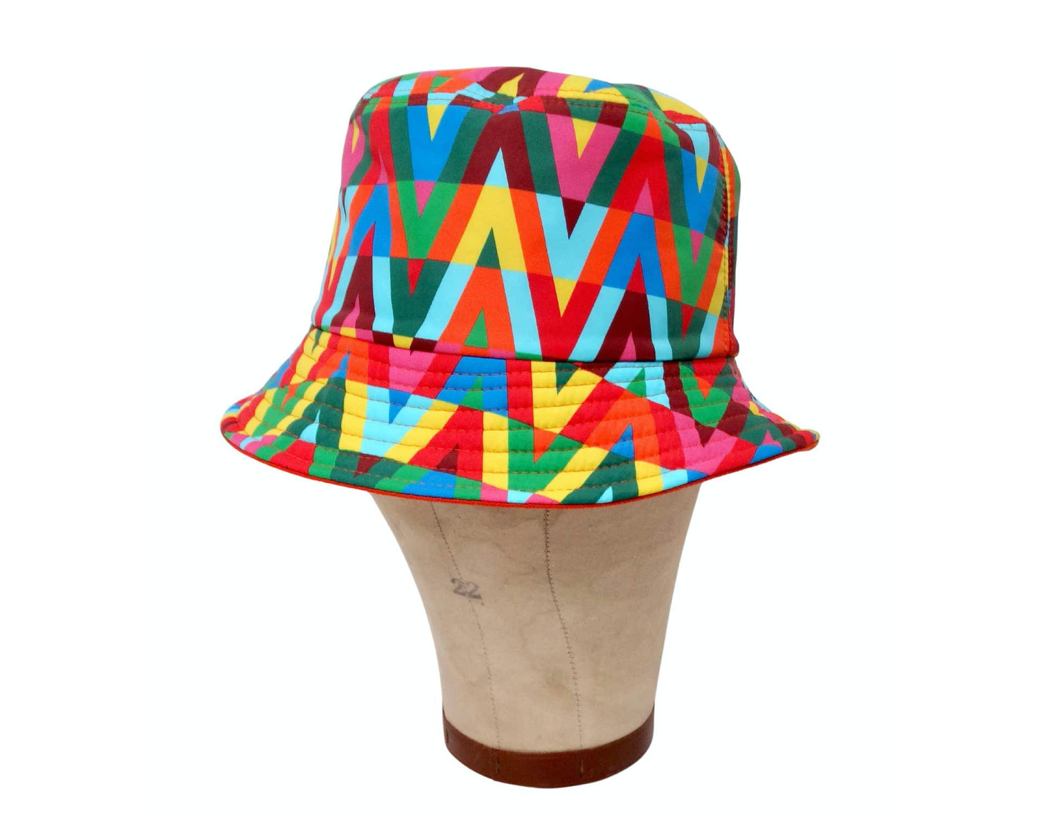 ★大人気商品★ Garavani Valentino Bright Bucket Nylon V-Print Multicolor 帽子