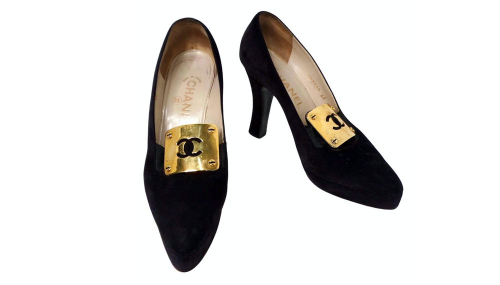 Chanel Black Suede Interlocking CC Logo Plate Loafer Heels circa 1990s