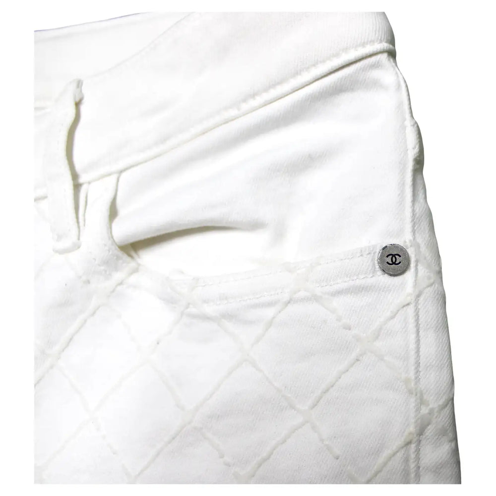 Chanel White Quilted Felt Denim High Rise Skinny Jeans With Zipper Details