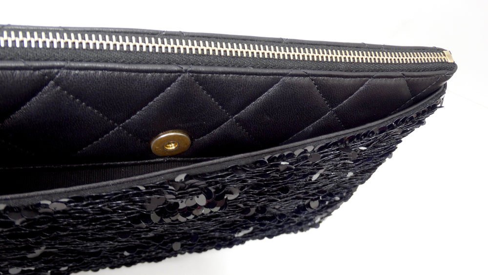 Chanel Textured Sequin and Quilted Leather Clutch – Vintage by Misty