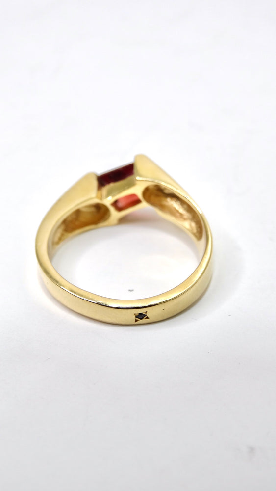 14k Gold and Garnet Geometric Ring