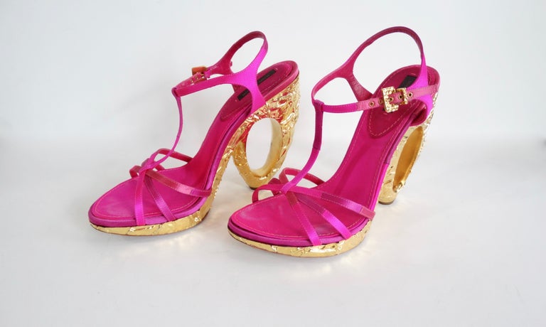 Louis Vuitton Satin Floral Gold Tone Logo Ring Knot Mules Heels Pumps 37,5  shoes Multiple colors ref.567908 - Joli Closet