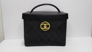 Chanel Vintage Quilted Leather Vanity Case – Vintage by Misty