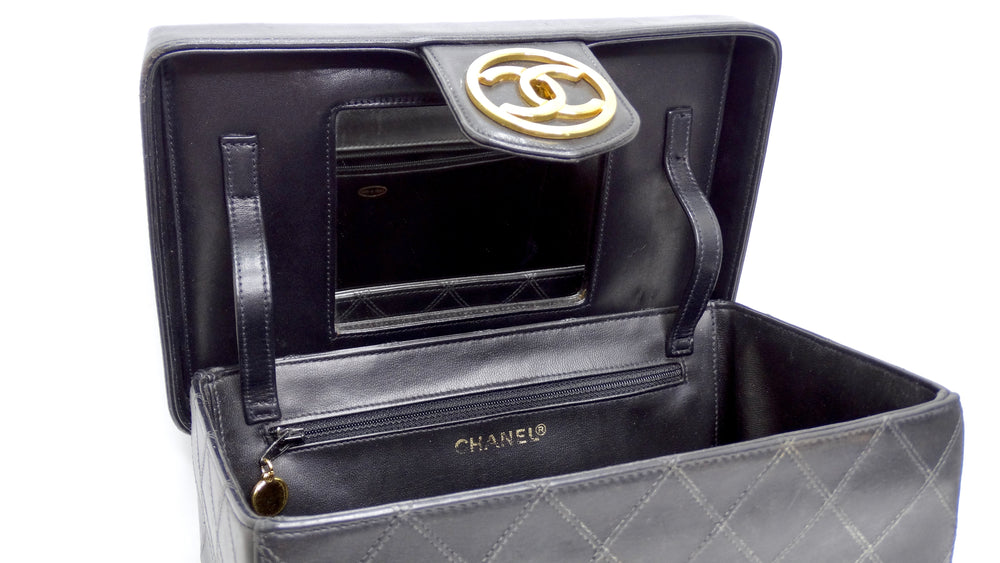 CHANEL Vintage Vanity Case Leather Chain Cosmetic Bag Black