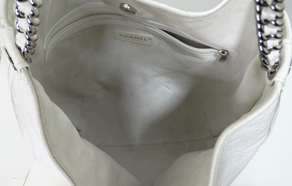 Chanel Crumpled White Patent Droplet Hobo Shoulder Bag – Vintage